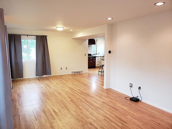 4th image of 207 Welch Dr