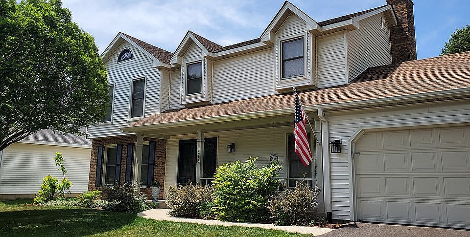 2nd image of 1213 Langley Cir
