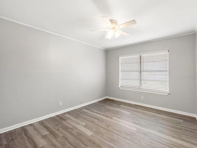 7938 Snowden St — Photo 22