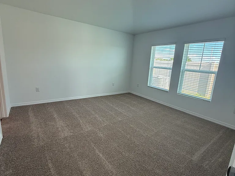 5480 San Pietro Dr — Photo 7