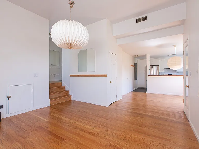 226 Dickerson Ave — Photo 4