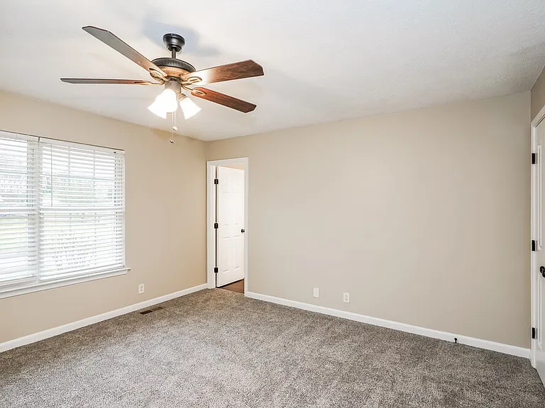 634 Woodland Hills Dr — Photo 8