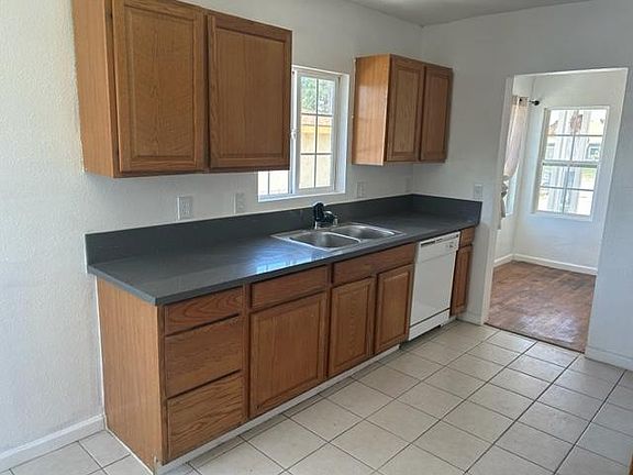 5th image of 1783 Davidson St