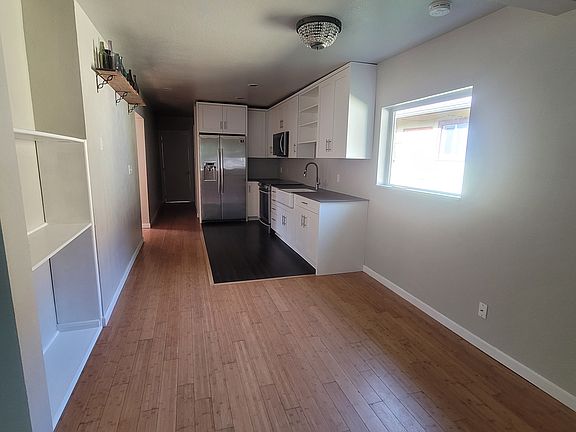 3rd image of 1114 Legion Way SE