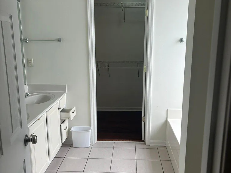 10123 Spring Gate Dr — Photo 23