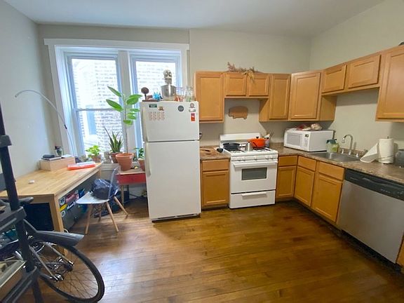 5th image of 946 N California Ave APT 3F