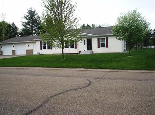 1027 Prairie Cir SW, Menomonie, WI 54751