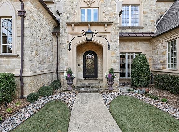 3rd image of 2054 Miracle Pointe Dr