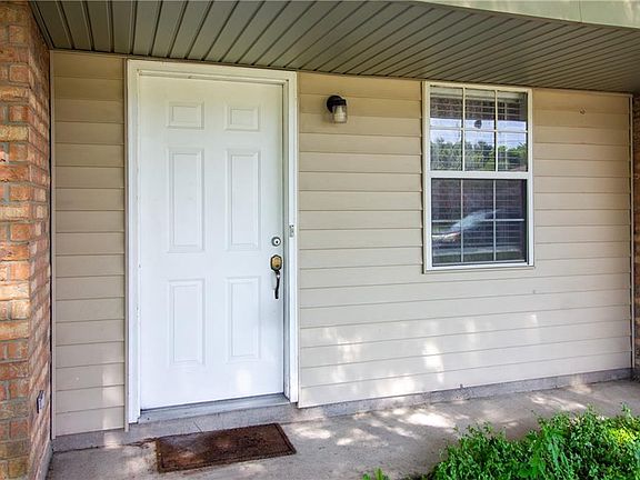 3rd image of 2112 Tiffany Dr