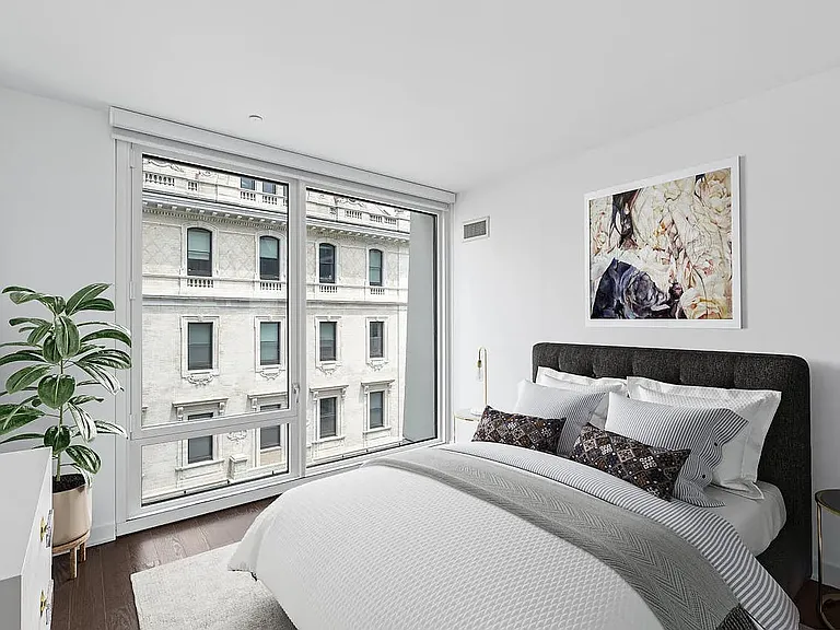 400 W 113th St #714 — Photo 12