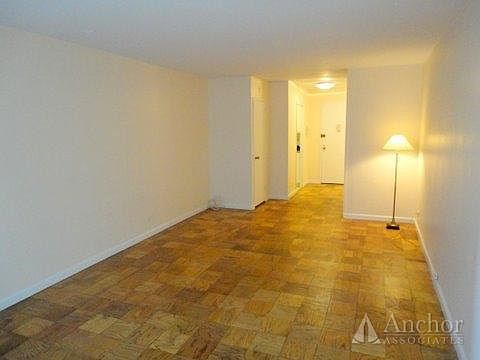 5th image of 10 W 15th St APT 613