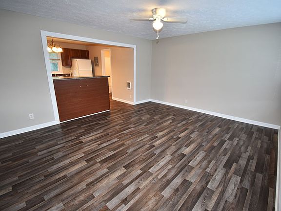 2nd image of 2976 Lake Rd #A