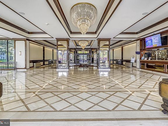 3rd image of 5225 Pooks Hill Rd APT 417N