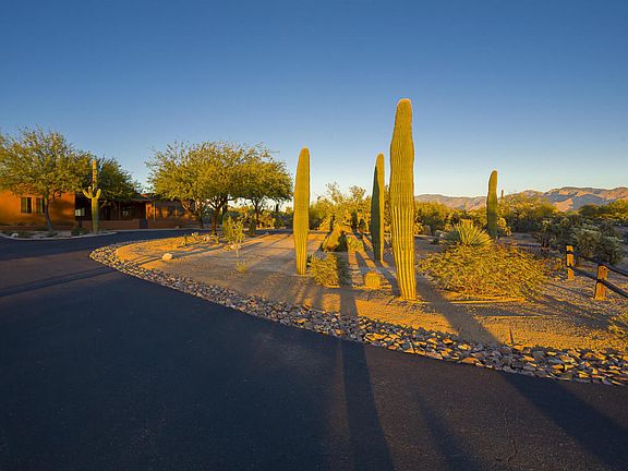 2nd image of 4450 W Mesquital Del Oro
