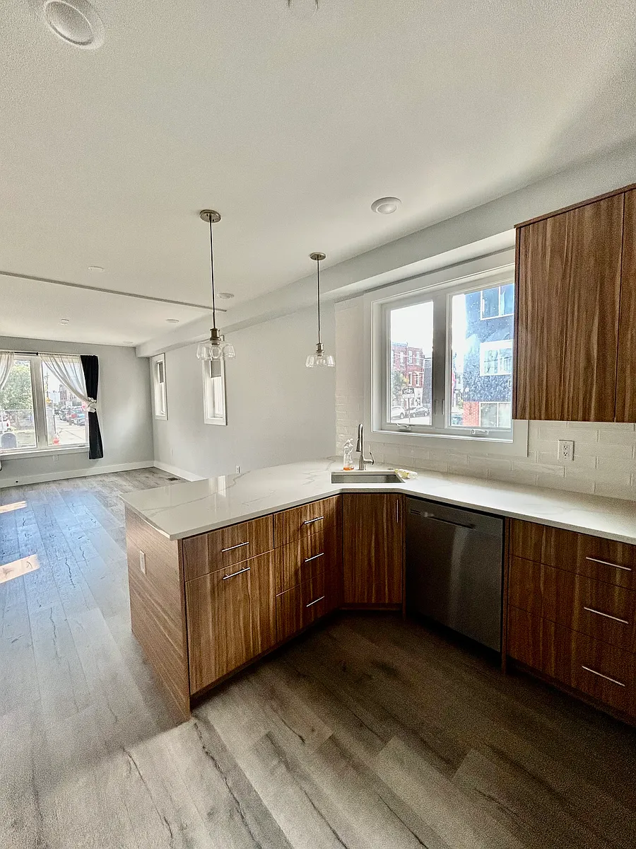 Building Photo - 323 W Berks St #2
