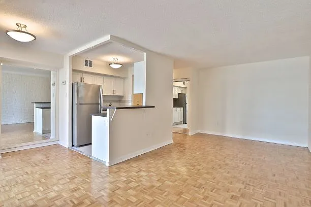 25 Wellesley St W — Photo 17