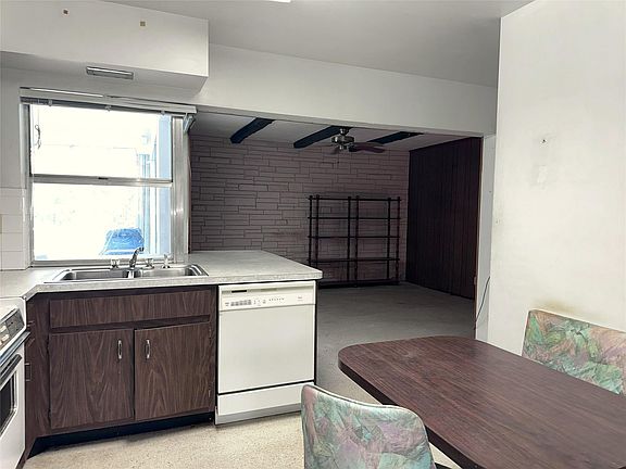 5th image of 4201 NW 34th Way