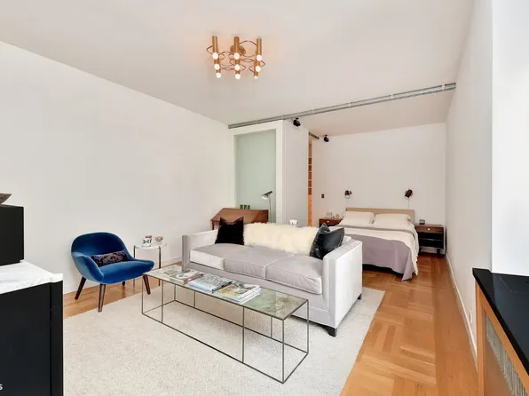 165 West 20th Street 6F image 3 of 8