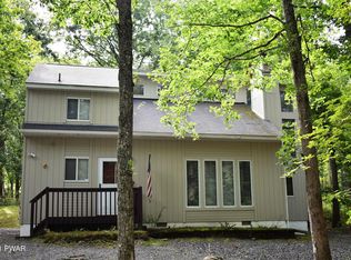 110 Comstock Dr, Lords Valley, PA