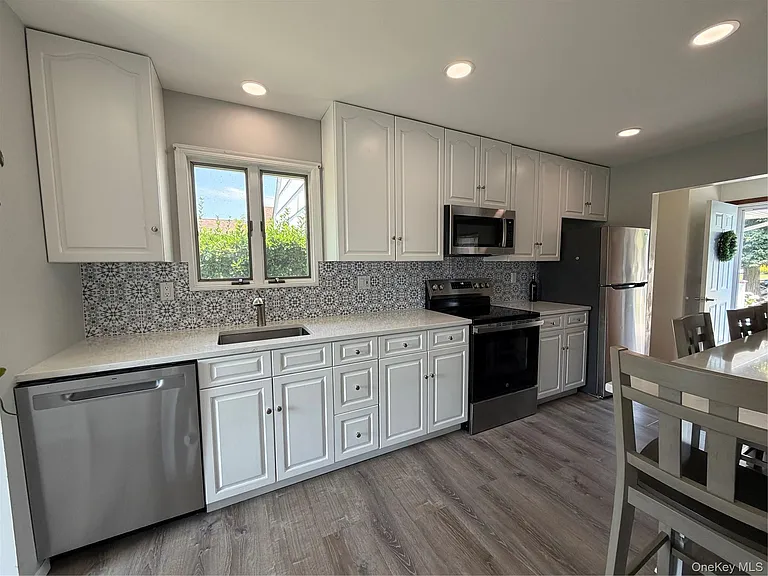 56 Nehring Ave — Photo 1