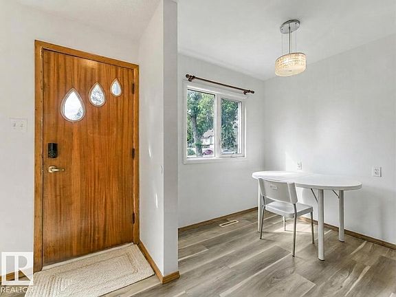 3rd image of 16428 88th Ave NW