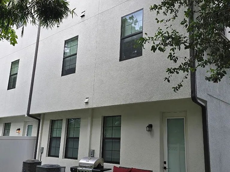 3215 W De Leon St #3 — Photo 3