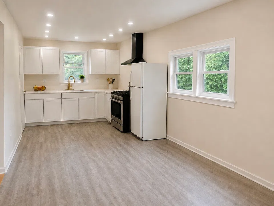 267 Purdy Ave #2