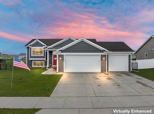 2105 Elk Run Dr SE, Pine Island, MN 55963