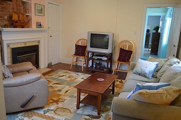 1st image of 7 Main St #1