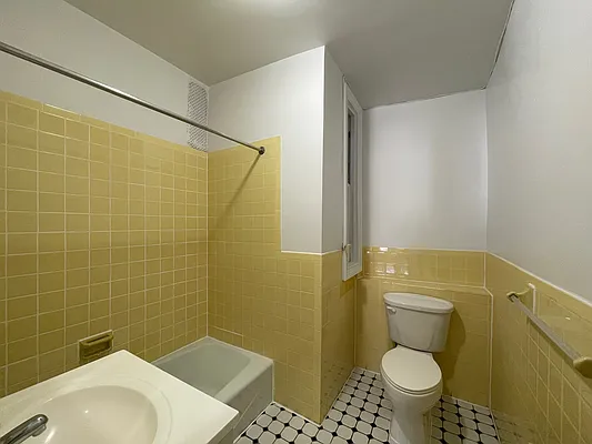 Rented by Compass | media 7