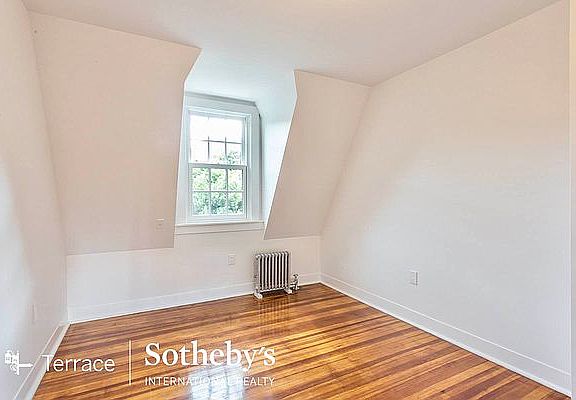 5th image of 380 Burns St #3