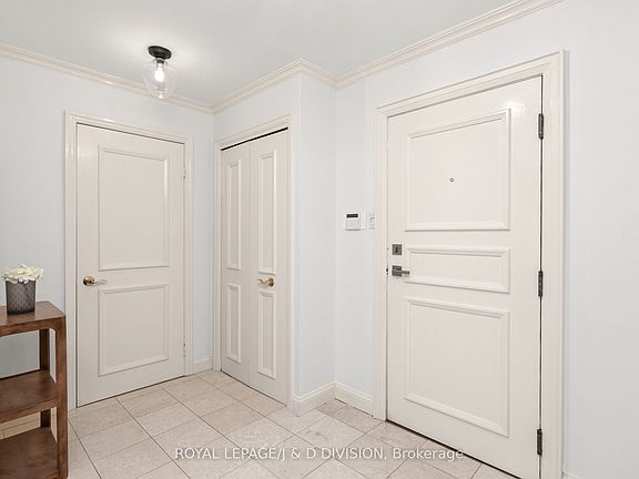 4th image of 3800 Yonge St #302