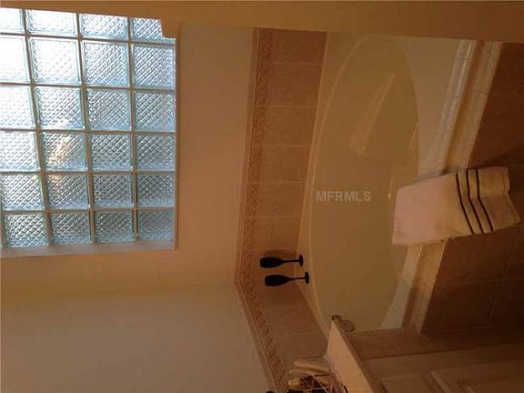 5th image of 4947 Solimartin Dr