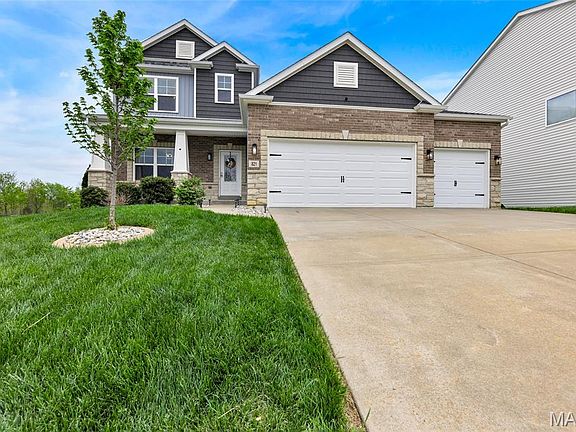2nd image of 821 Grant Park Ct
