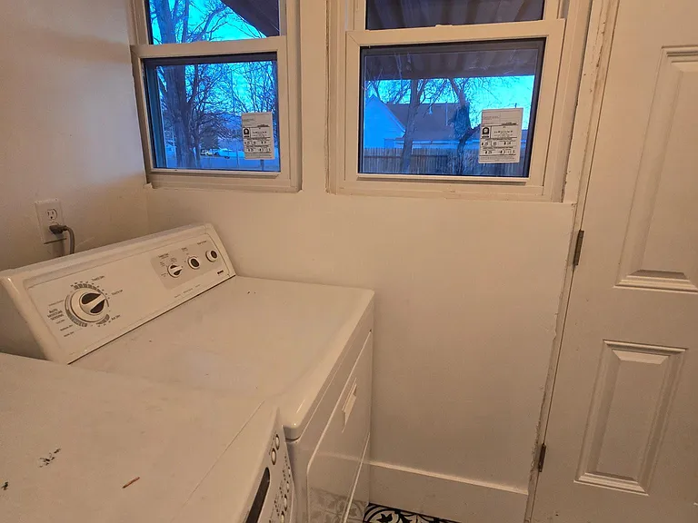 452 S Main St — Photo 5