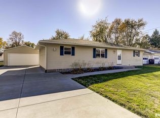 1010 Monroe St, Pawnee, IL 62558