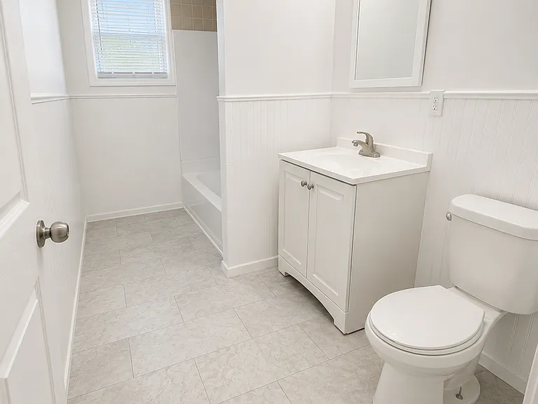 122 Foster St — Photo 2