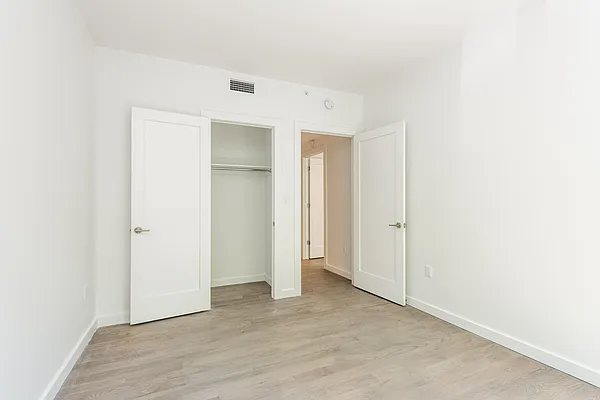 Rented by Nooklyn NYC LLC | media 8