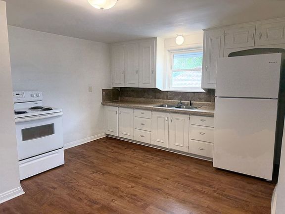 2nd image of 616 W B St 2