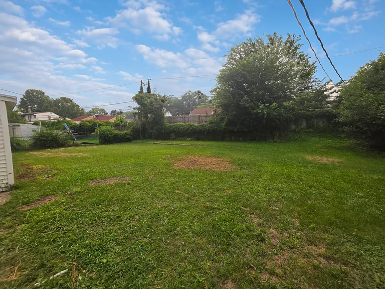106 Louise Rd — Photo 22