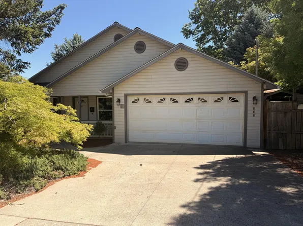 808 N Keene Way Dr, Medford, OR 97504