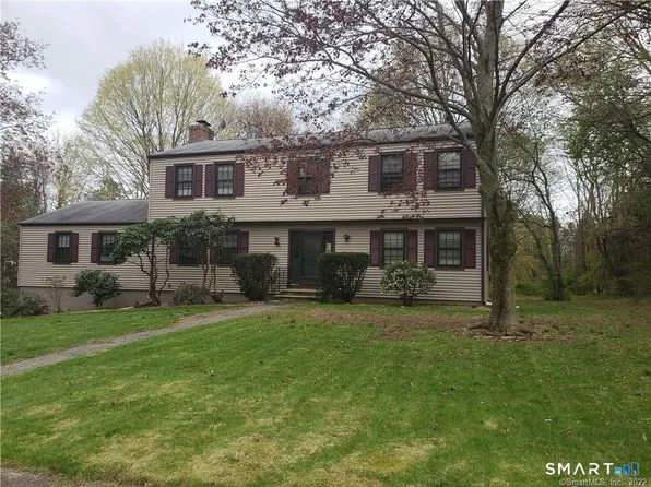 8 Squire Ln, Shelton, CT 06484