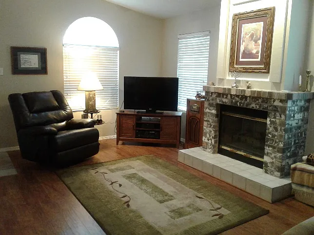 3 bed, 1200 sqft, $1,850 — Photo 2