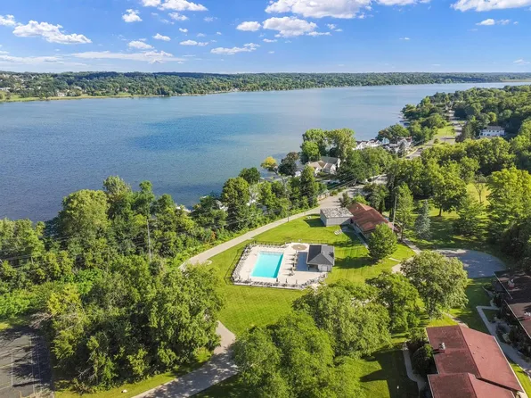 92 Red Chimney ROAD #3, Lake Geneva, WI 53147