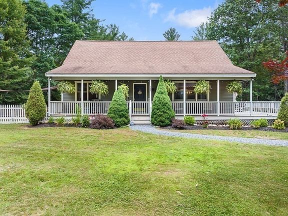 2nd image of 115 River Rd