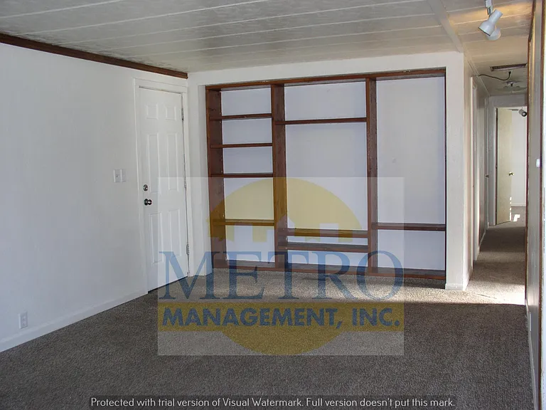 8888 W Irving St — Photo 2