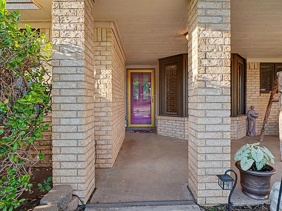 3rd image of 5511 94th St