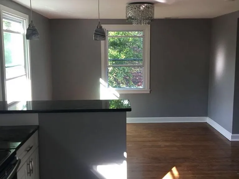 106 Meadowbrook Ln — Photo 3
