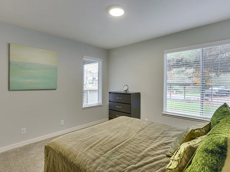 Sterling Pointe — Photo 7
