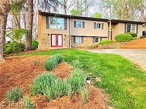 2nd image of 1524 Holly Cir